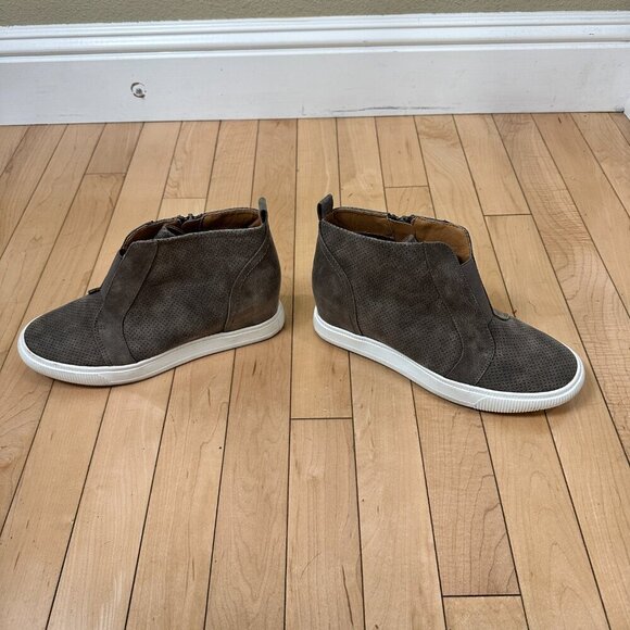 DOLCE VITA Kalista Perforated Wedge Sneaker Bootie Size 8.5 - Picture 8 of 10